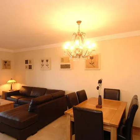 Apartment Los Albatros: Modern Seaside With Pool Isla Canela